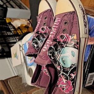 Vintage Ed Hardy sneakers, size 6